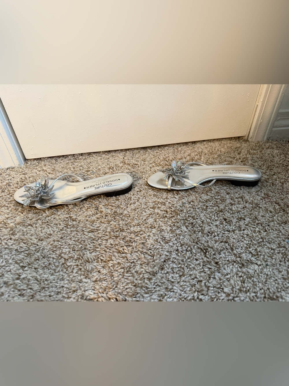 Donald J. Pliner COUTURE Silver Floral Embellished Flat Sandals - Picture 3 of 4